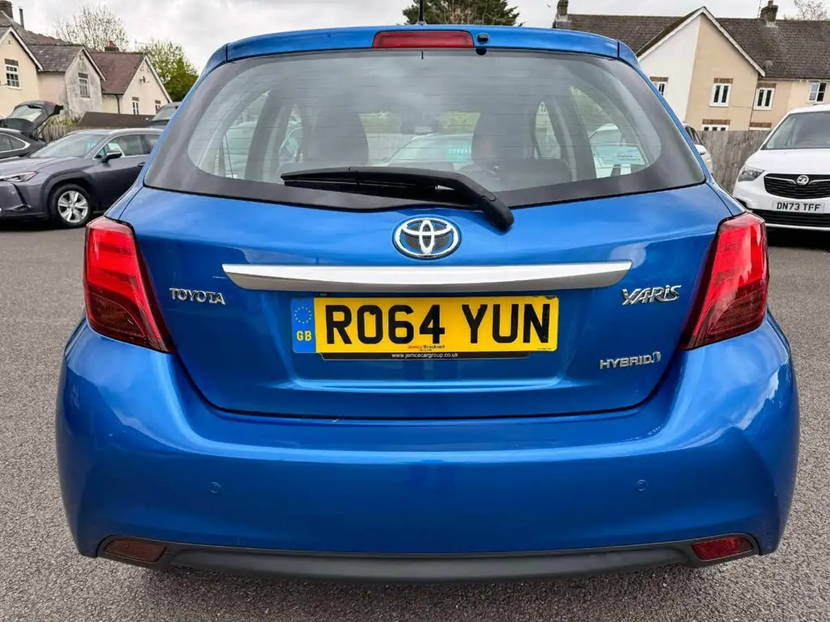 2015-toyota-yaris-15-vvt-i-excel-hybrid-15in-big-4