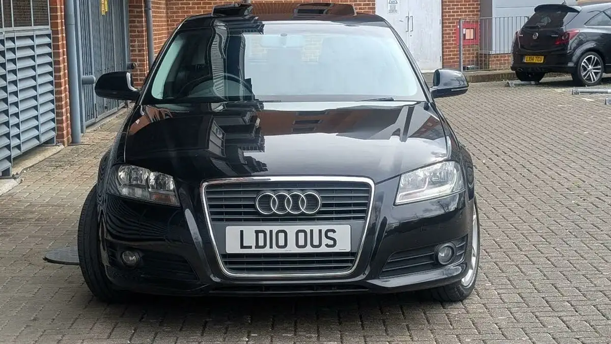 2010-audi-a3-18-sport-hatchback-3d-s-tronic-big-9