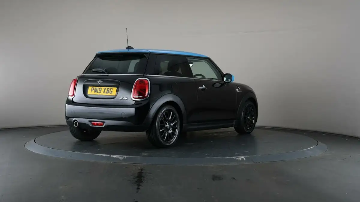 2019-mini-cooper-15-cooper-classic-hatchback-3d-big-56