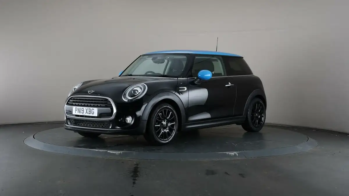 2019-mini-cooper-15-cooper-classic-hatchback-3d-big-32