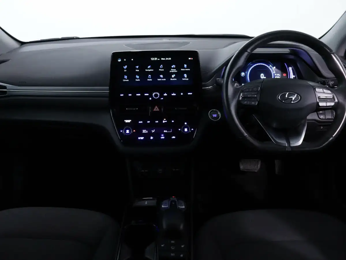 2022-hyundai-ioniq-e-premium-electric-big-14