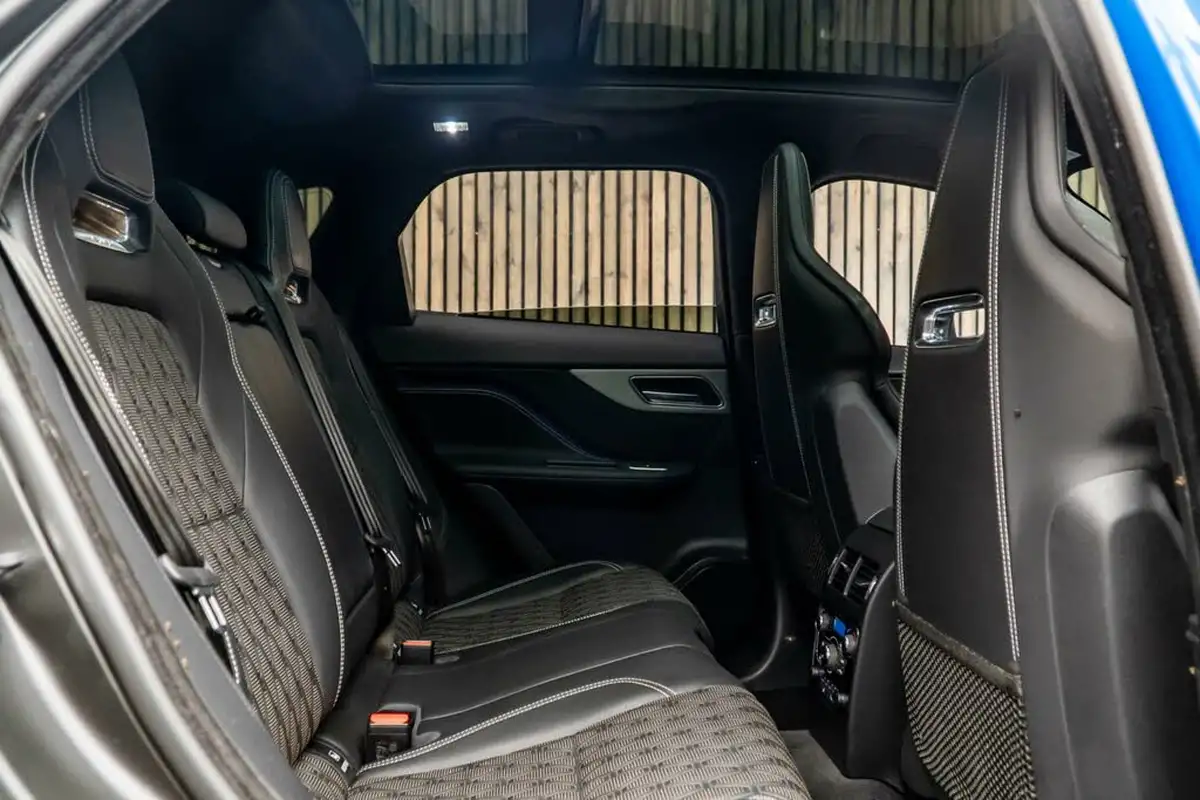 2020-jaguar-f-pace-50-v8-sc-svr-big-38