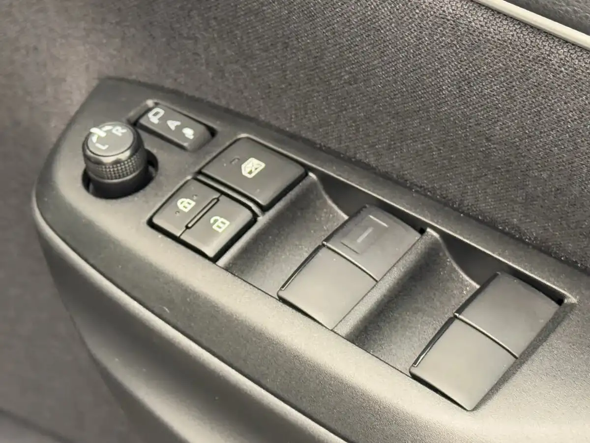 2023-mazda-mazda2-15-select-big-15