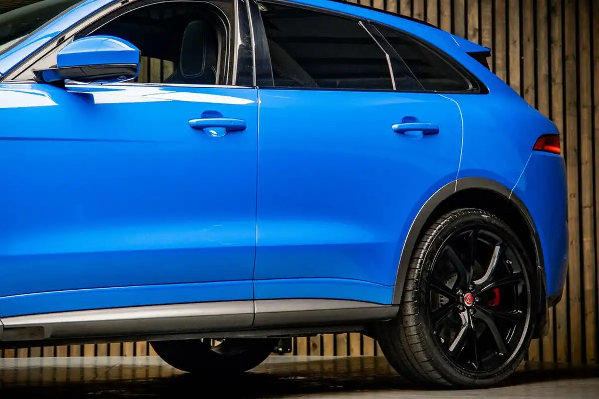 2020-jaguar-f-pace-50-v8-sc-svr-big-14