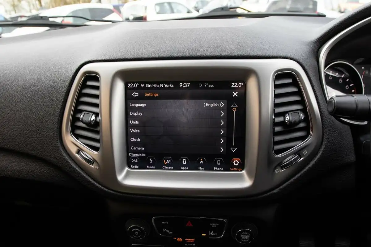 2018-jeep-compass-14-multiair-ii-longitude-big-29