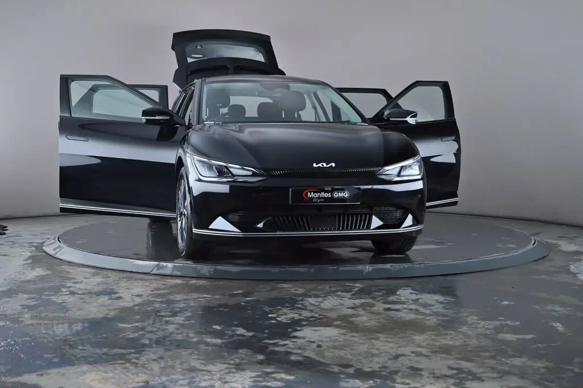 2023-kia-ev6-e-air-big-36