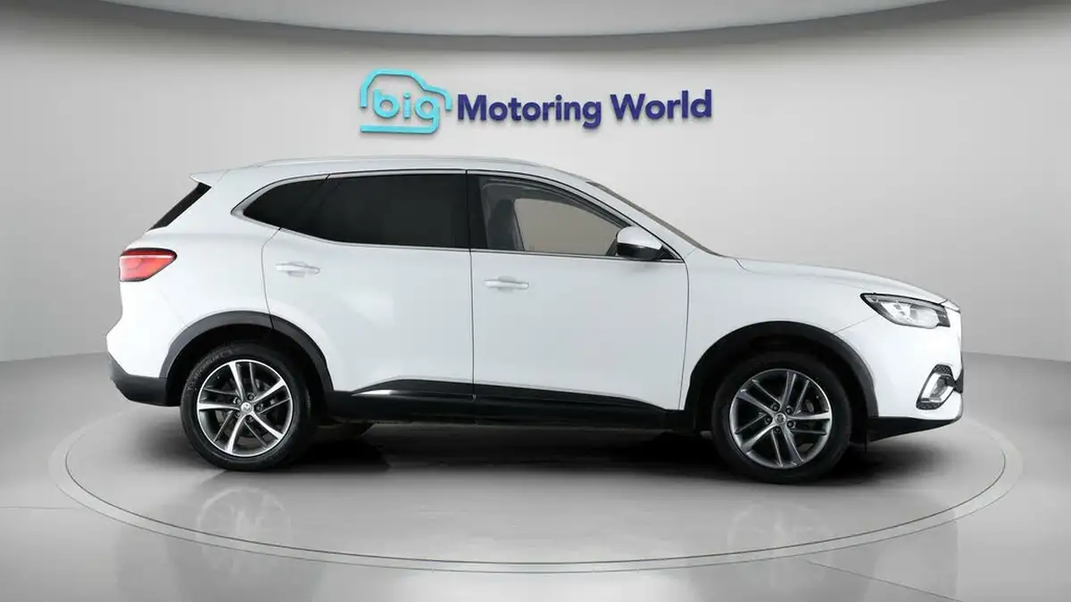 2023-mg-hs-15t-gdi-exclusive-162ps-dct-big-8