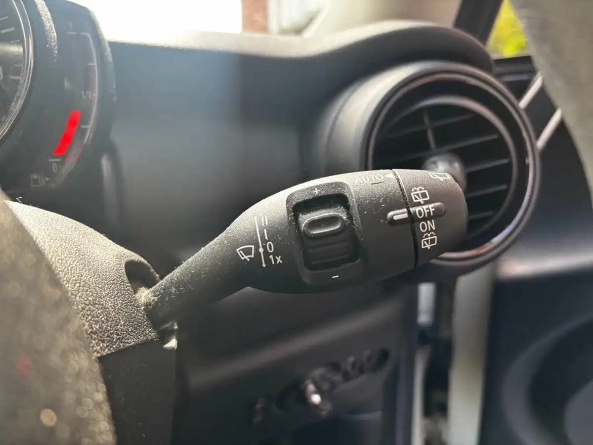 2019-mini-cooper-15-one-classic-101bhp-3d-big-16