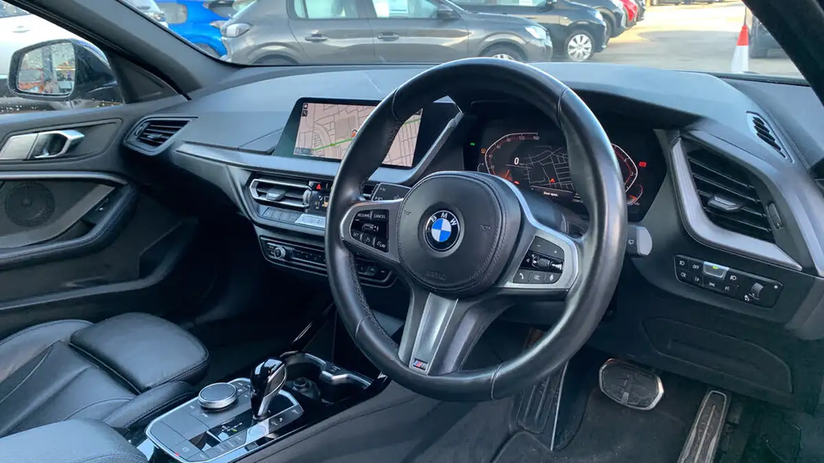 2022-bmw-1-series-15-118i-m-sport-lcp-dct-big-10