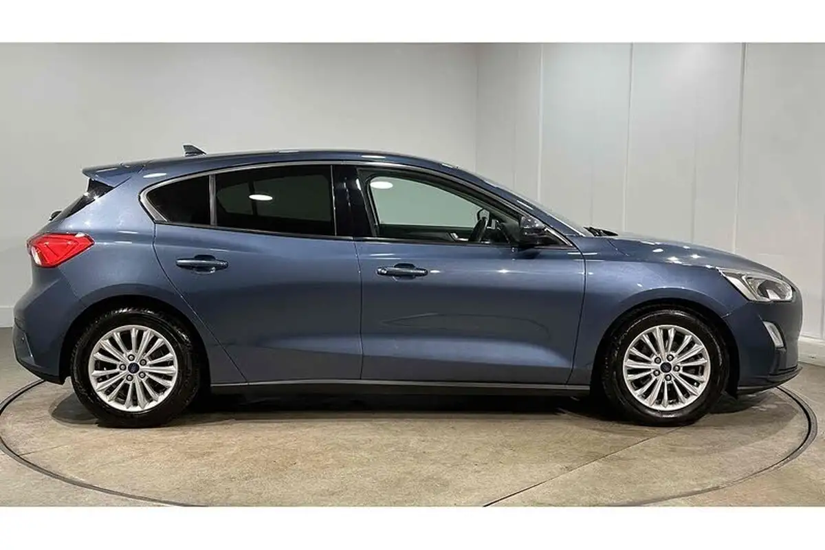 2019-ford-focus-10t-titanium-ss-hatchback-big-3