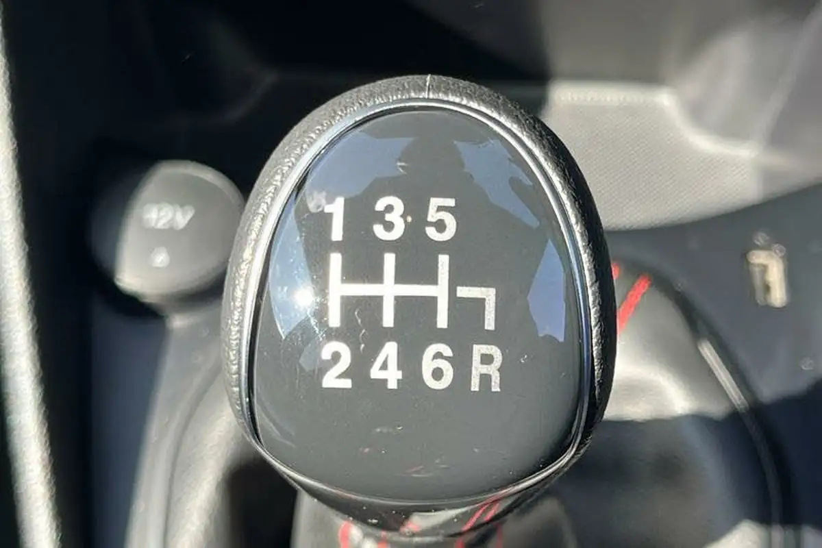2022-ford-fiesta-10t-st-line-100ps-5d-big-27