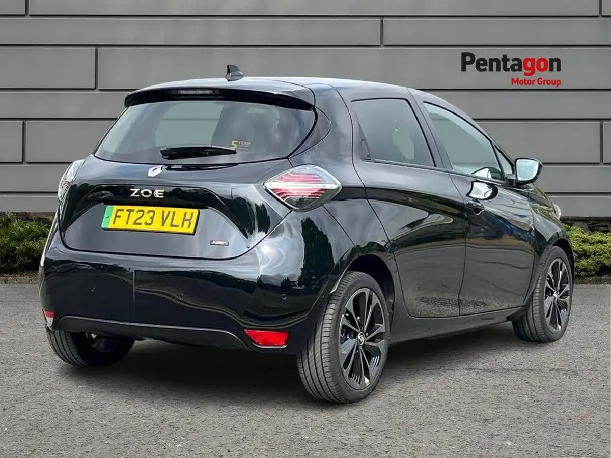 2023-renault-zoe-e-iconic-135ps-r135ze50-boost-charge-big-3