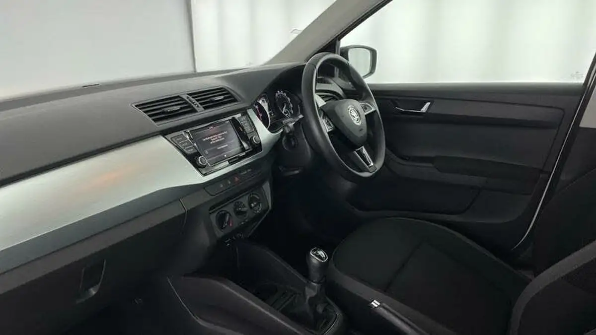2019-skoda-fabia-10-tsi-colour-edition-big-1