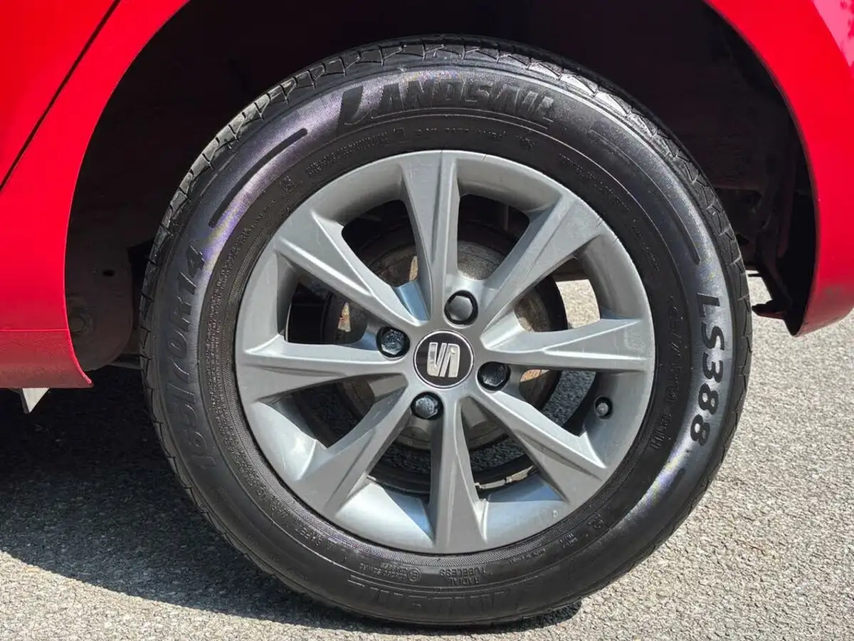 2014-seat-mii-10-i-tech-5d-big-15