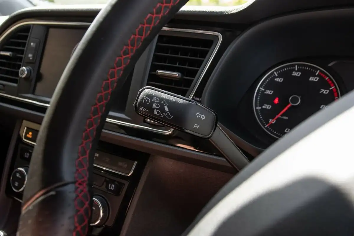 2019-seat-leon-15-tsi-evo-fr-150ps-ss-estate-dsg-big-16