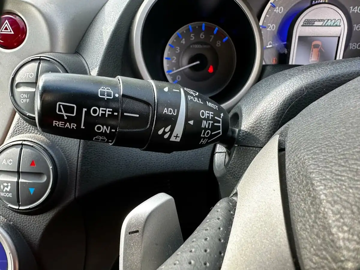 2012-honda-jazz-big-32