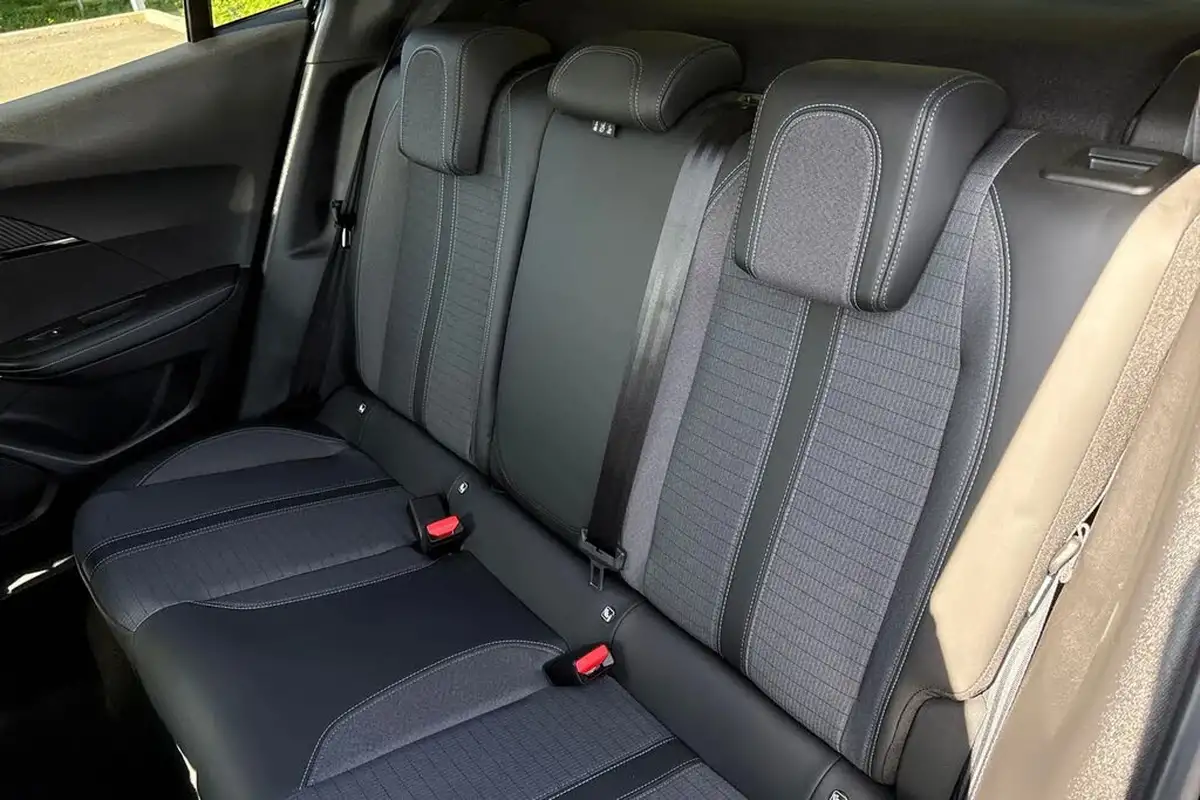 2021-peugeot-2008-suv-12-puretech-allure-130bhp-big-17