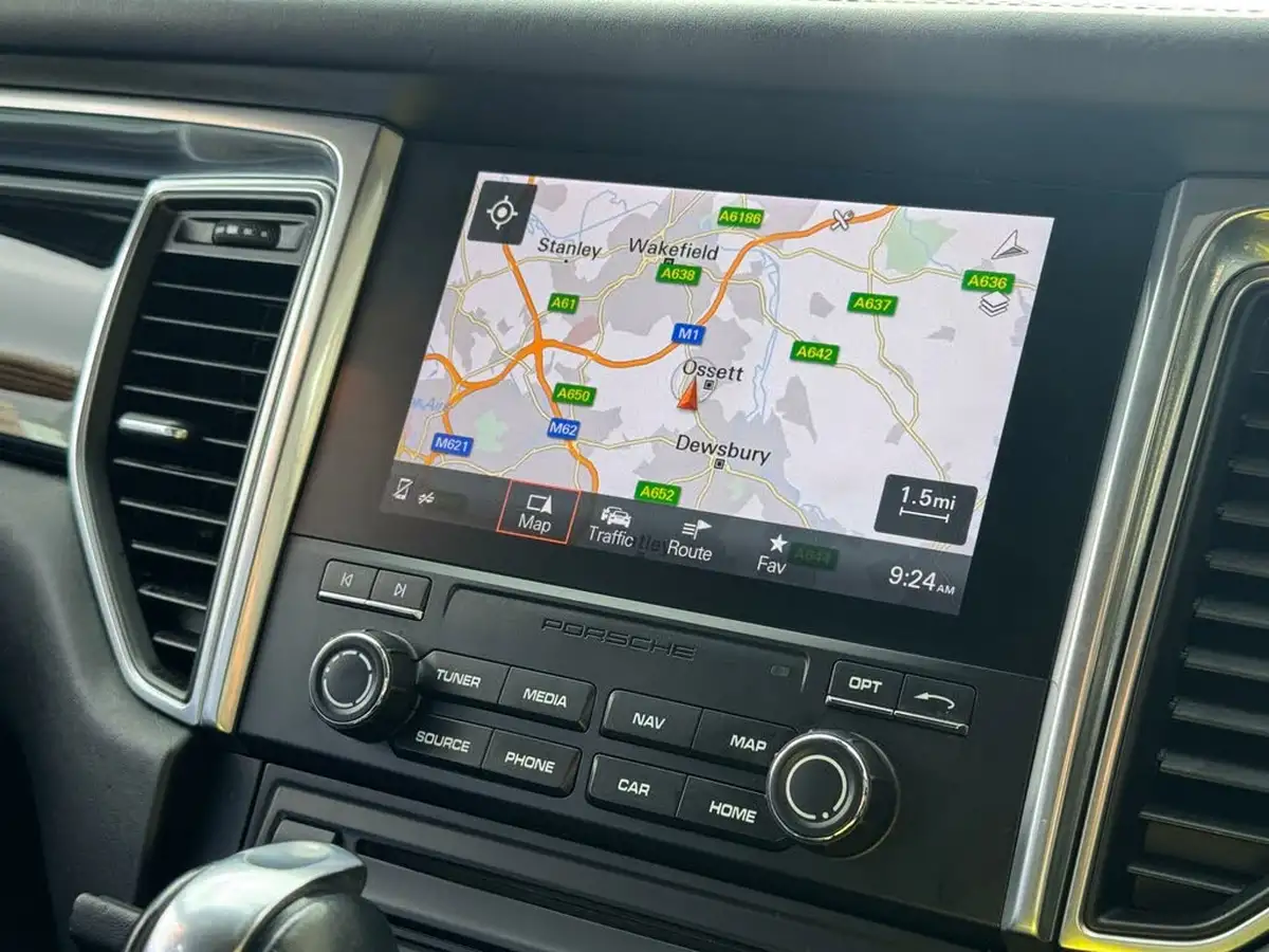 2016-porsche-macan-30td-s-big-25