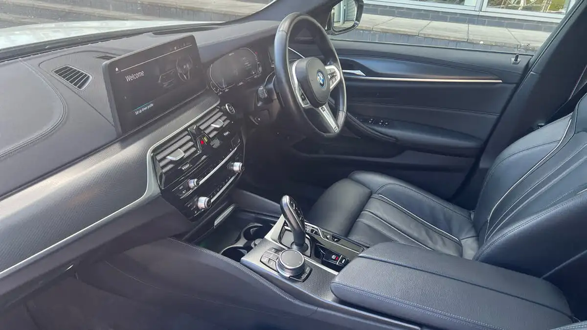 2022-bmw-5-series-20-530e-m-sport-touring-5d-big-11