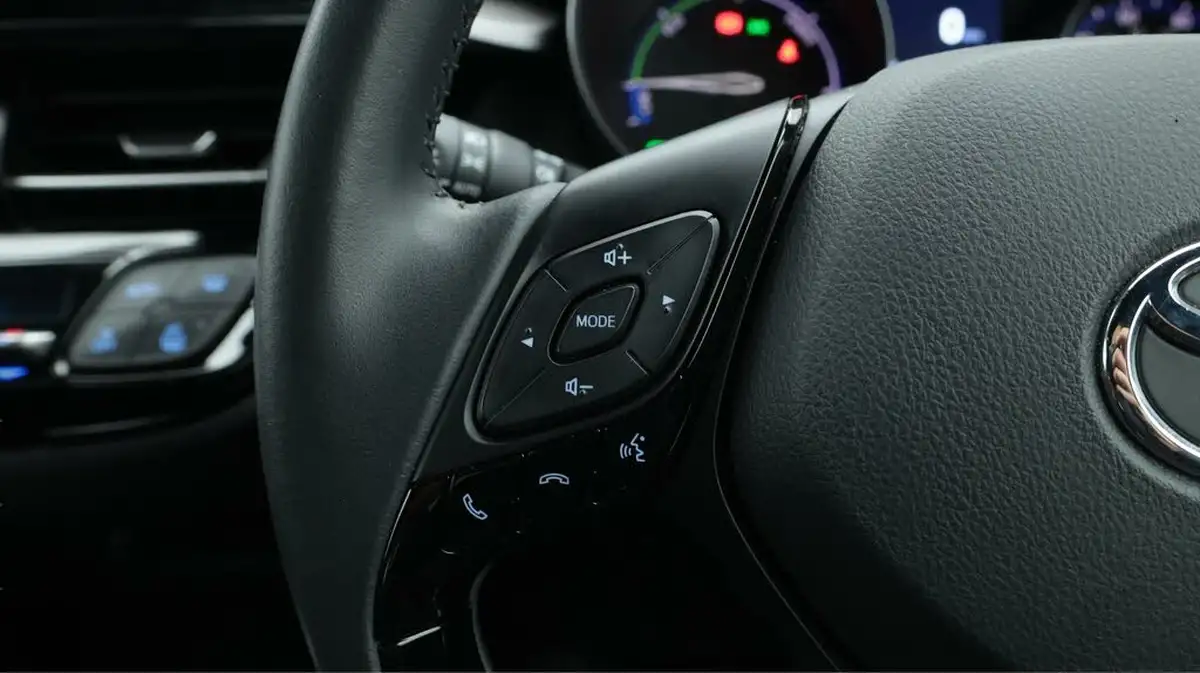 2022-toyota-c-hr-18-vvt-i-icon-big-24