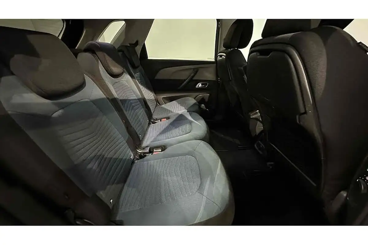2018-citroen-c4-picasso-12-puretech-feel-big-20