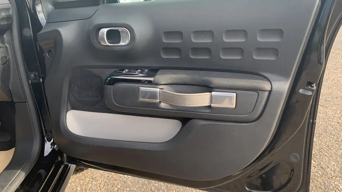2018-citroen-c3-12-puretech-flair-nav-edition-82ps-big-21