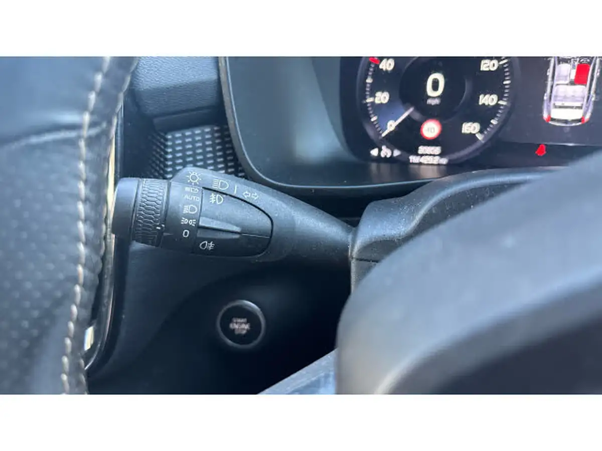 2020-volvo-xc40-15-t3-r-design-geartronic-big-25