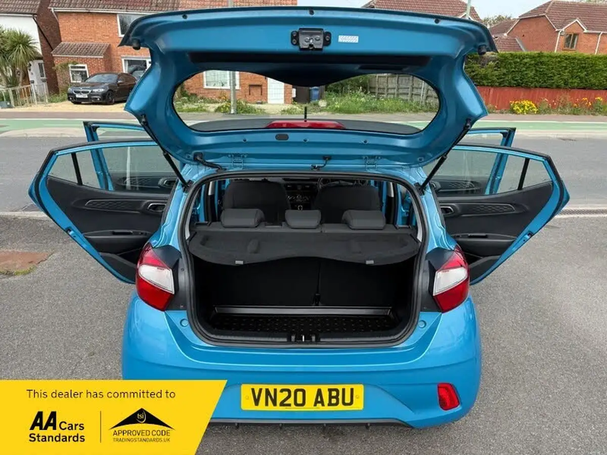 2020-hyundai-i10-10-se-connect-auto-big-15