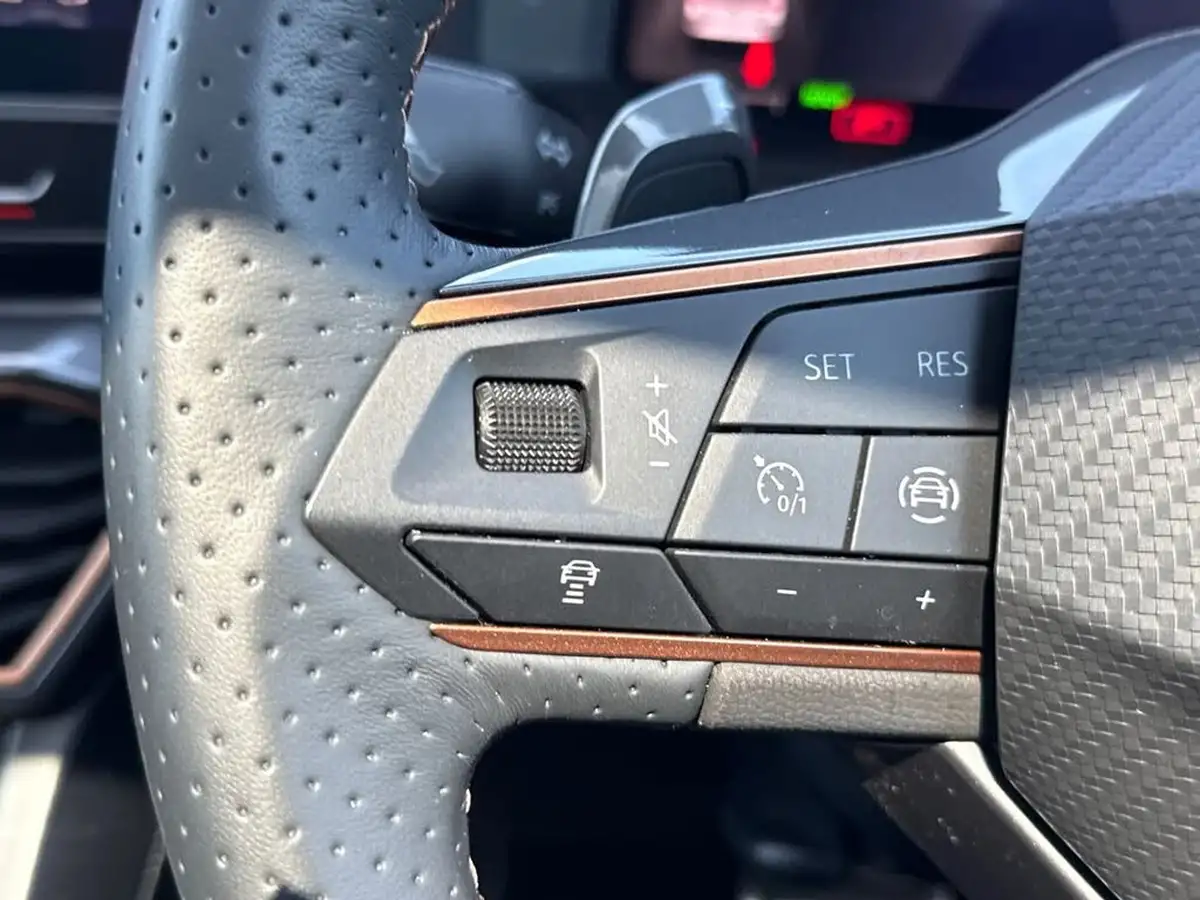 2024-cupra-leon-nf-14-e-hybrid-vz2-design-edition-estate-big-47