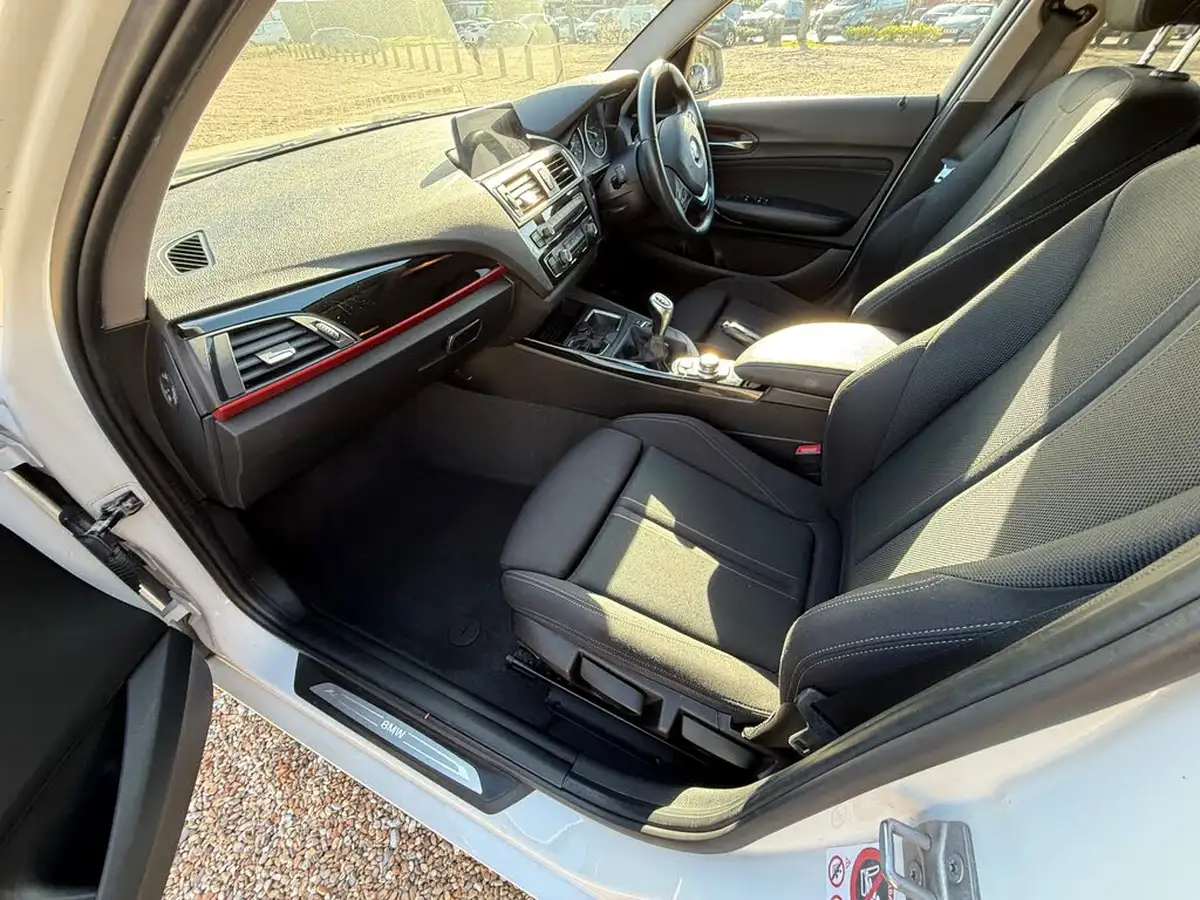 2016-bmw-1-series-15td-116d-sport-5d-big-14
