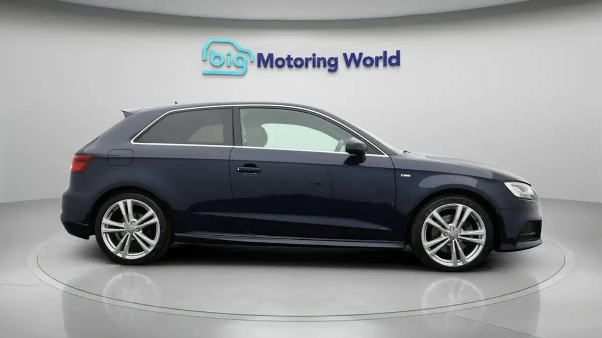 2017-audi-a3-20-tfsi-quattro-s-line-191ps-nav-hatchback-3d-big-8