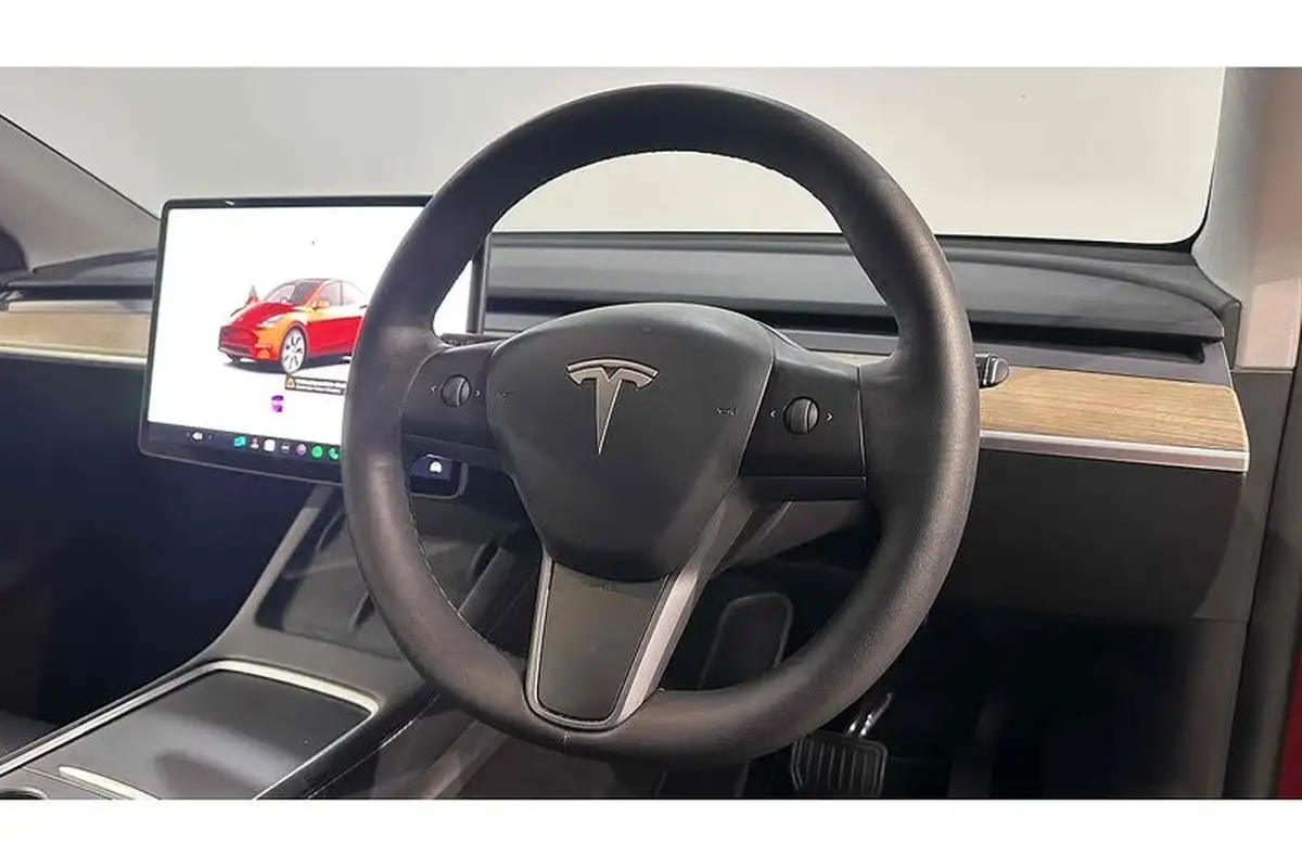 2022-tesla-model-y-e-long-range-big-28