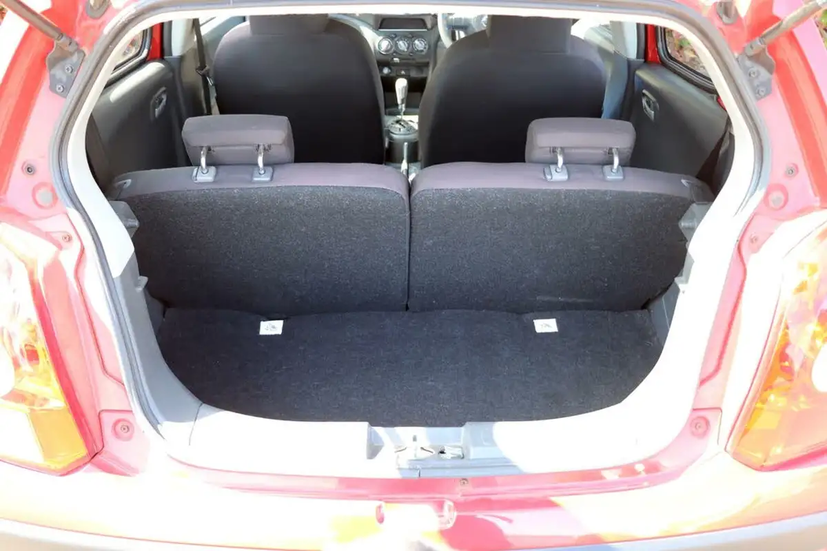 2012-nissan-pixo-10-n-tec-12v-auto-big-11