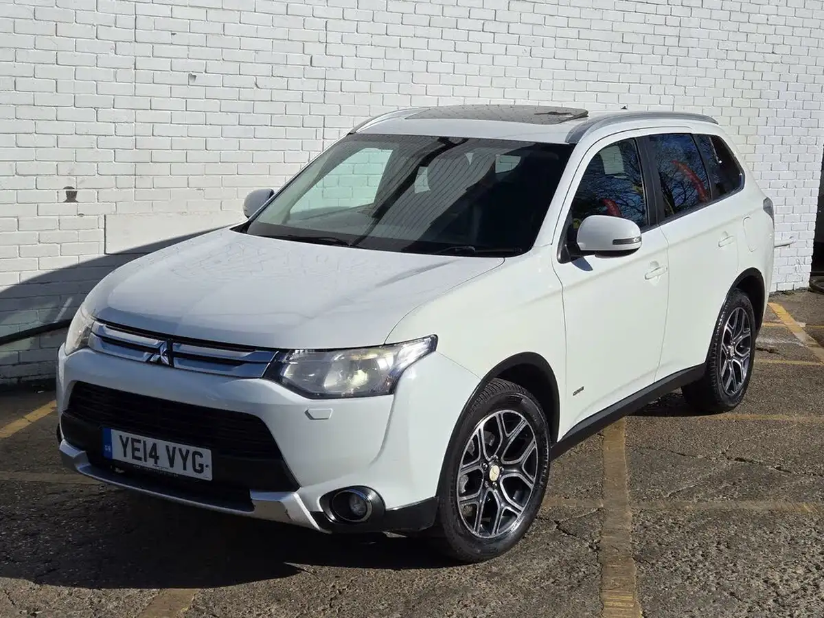 2014-mitsubishi-outlander-22di-d-gx4-big-2