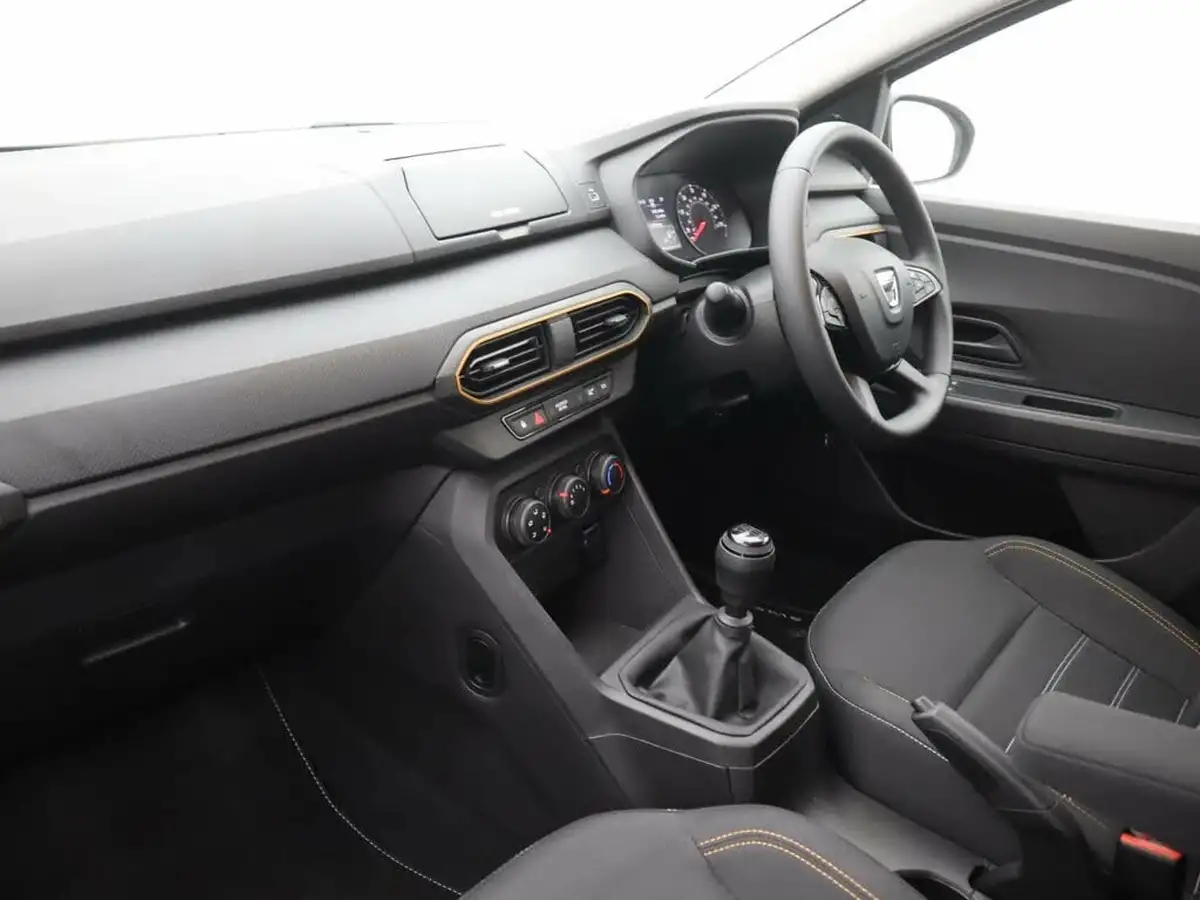 2021-dacia-sandero-stepway-10-tce-essential-90bhp-big-8