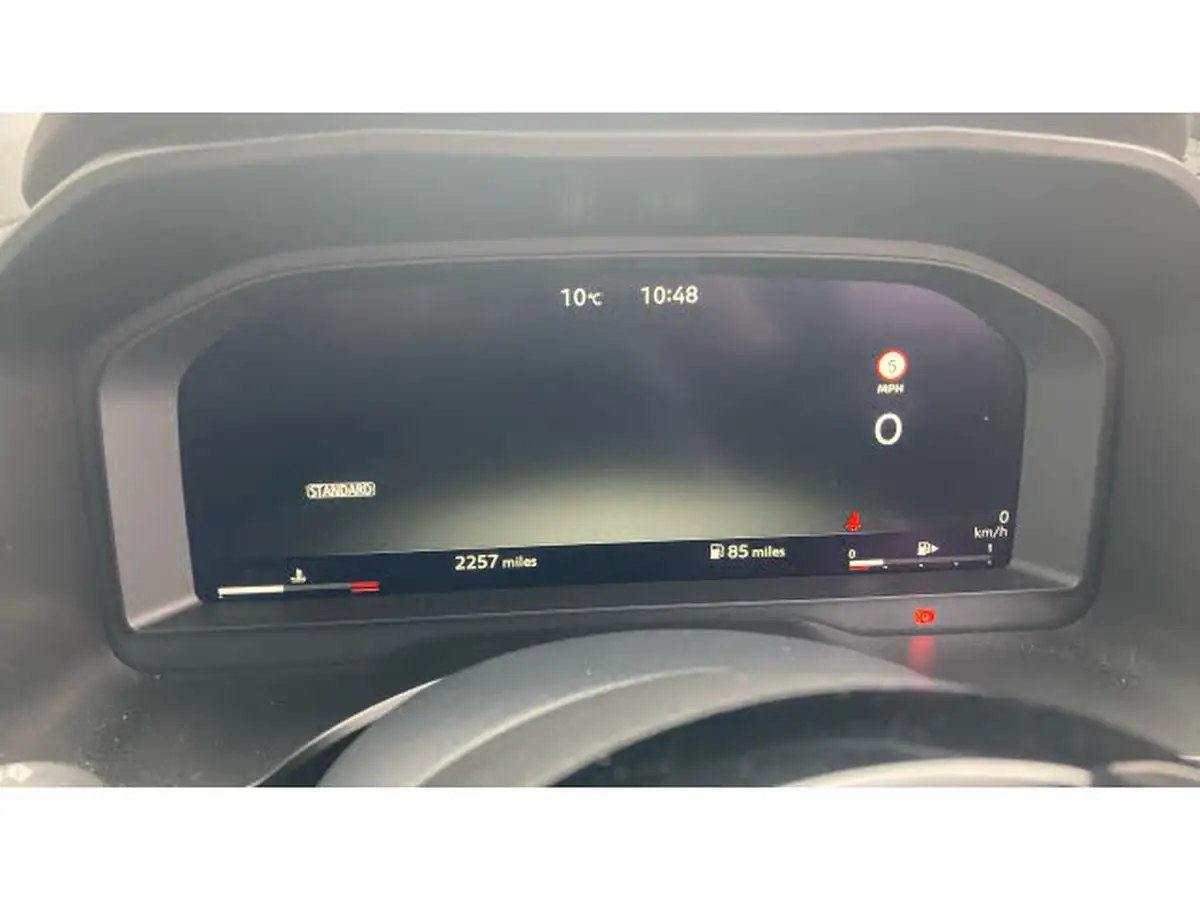 2024-nissan-qashqai-13-dig-t-n-design-158ps-big-30