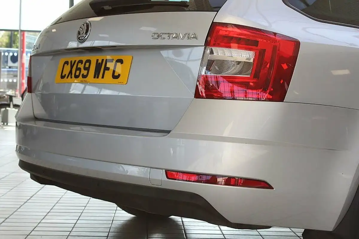 2019-skoda-octavia-20tdi-se-l-estate-big-9