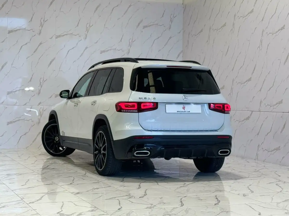 2023-mercedes-benz-glb-class-13-glb200-amg-line-premium-plus-night-edition-big-4