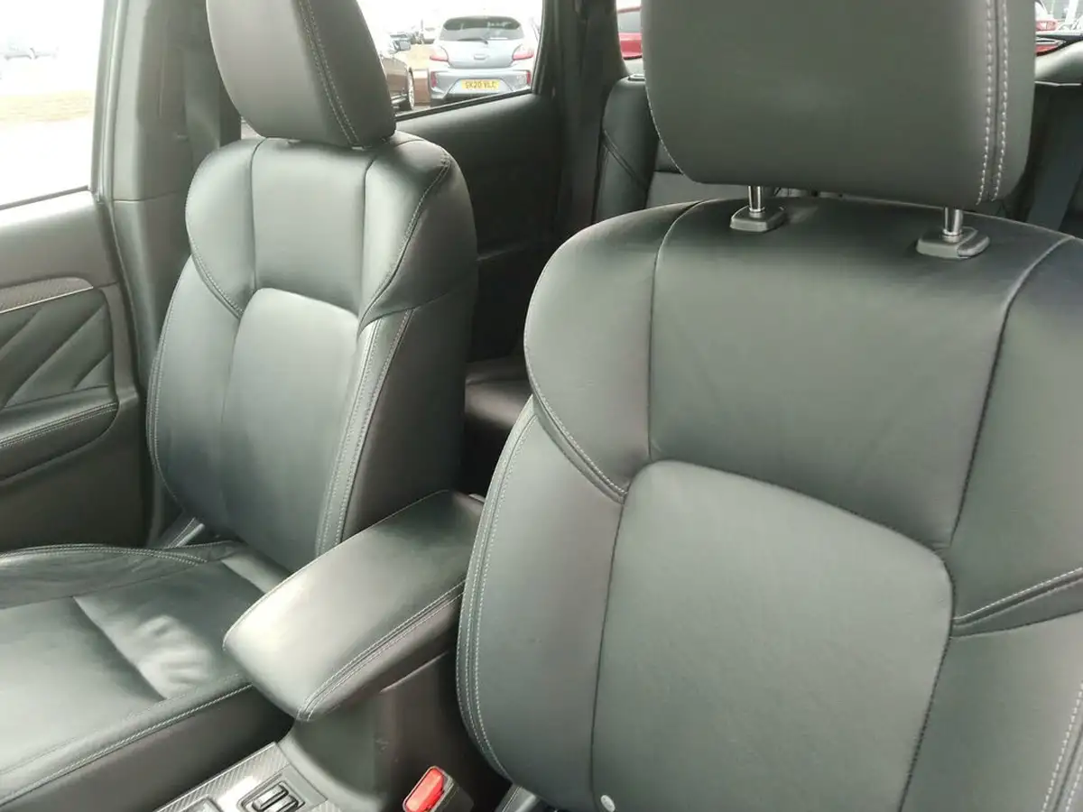 2019-mitsubishi-outlander-24-dynamic-phev-big-22