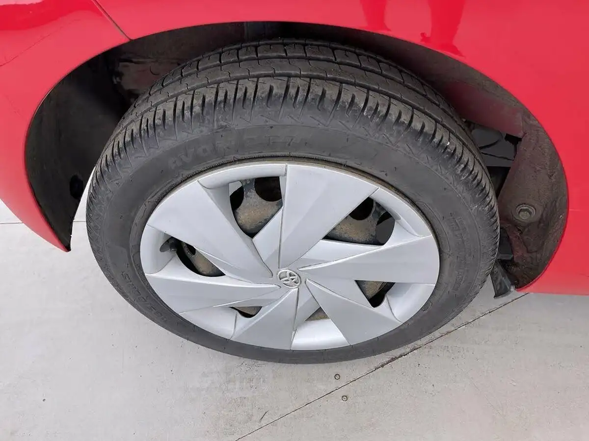 2015-toyota-aygo-10-vvt-i-x-play-3d-big-22