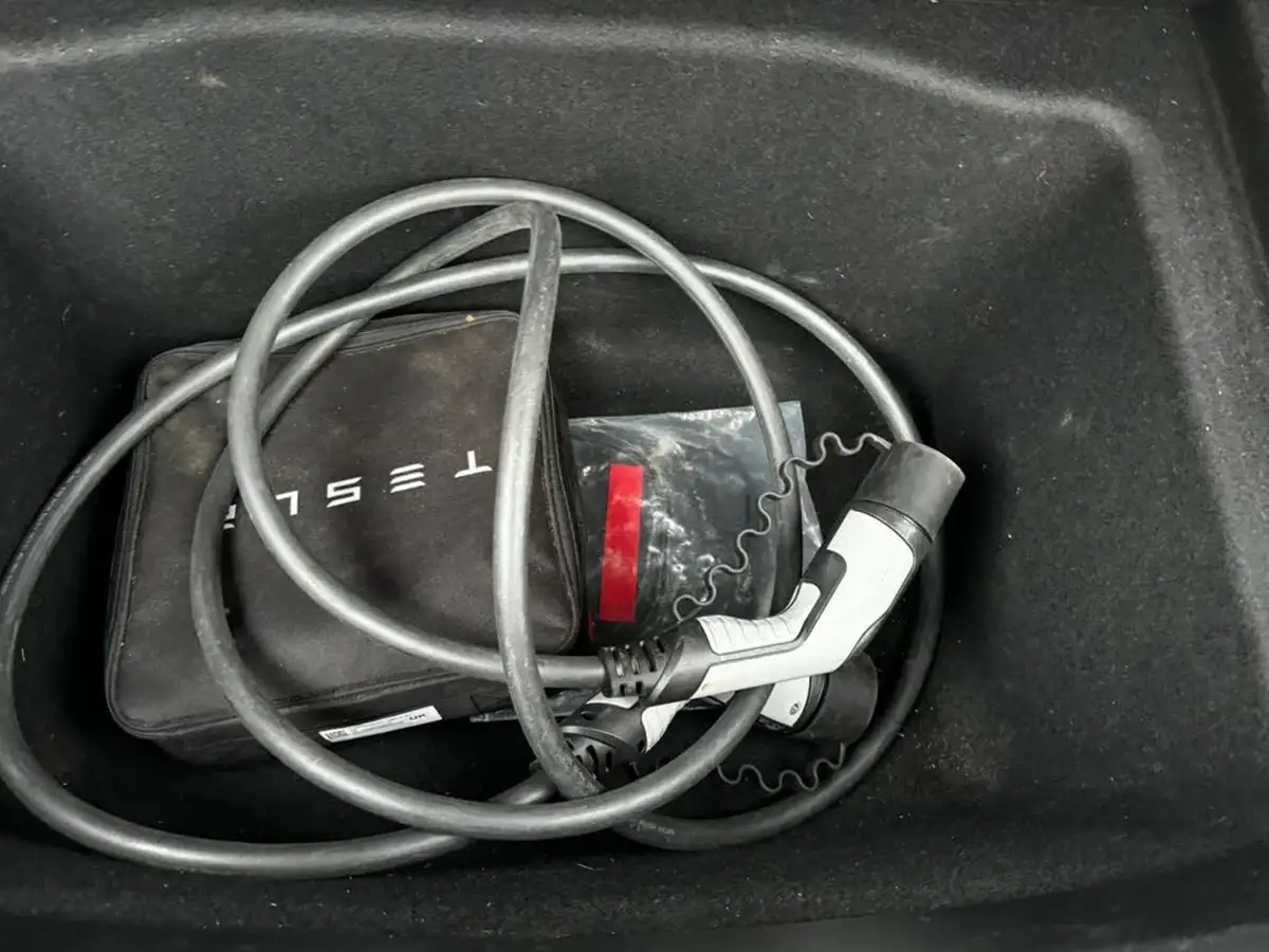2020-tesla-model-3-e-long-range-big-24
