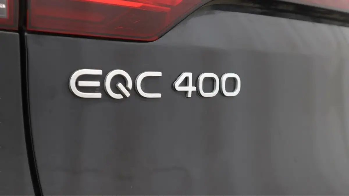 2021-mercedes-benz-eqc-e-eqc-400-amg-line-big-20