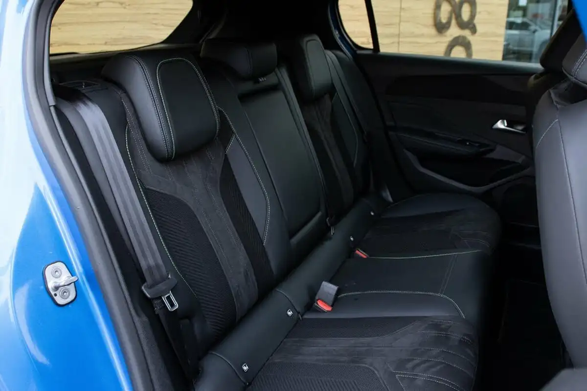 2023-peugeot-308-15-bluehdi-gt-130ps-big-34