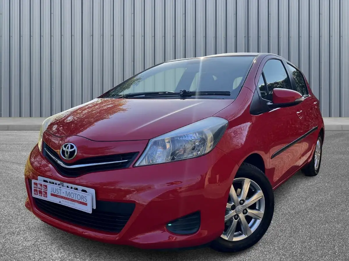 2012-toyota-yaris-10-tr-touch-go-5d-big-2