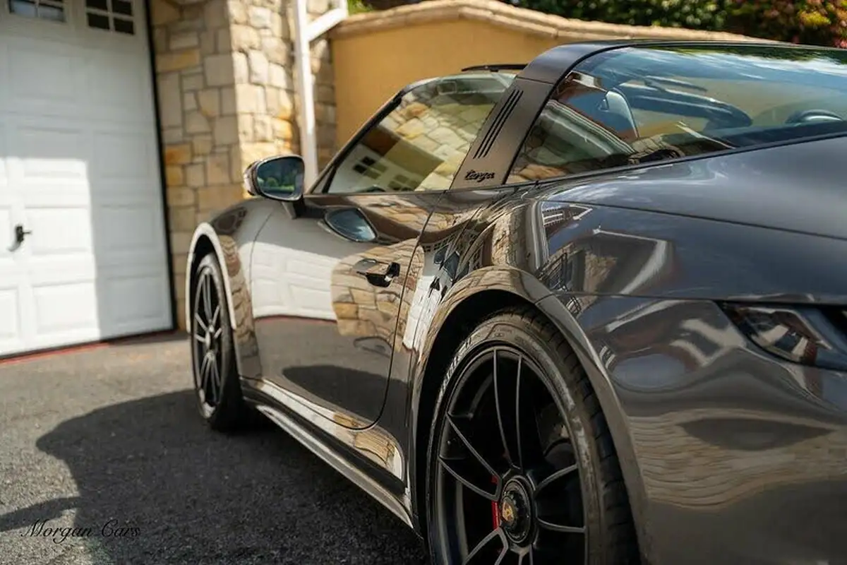 2022-porsche-911-30-targa-4-gts-pdk-big-16