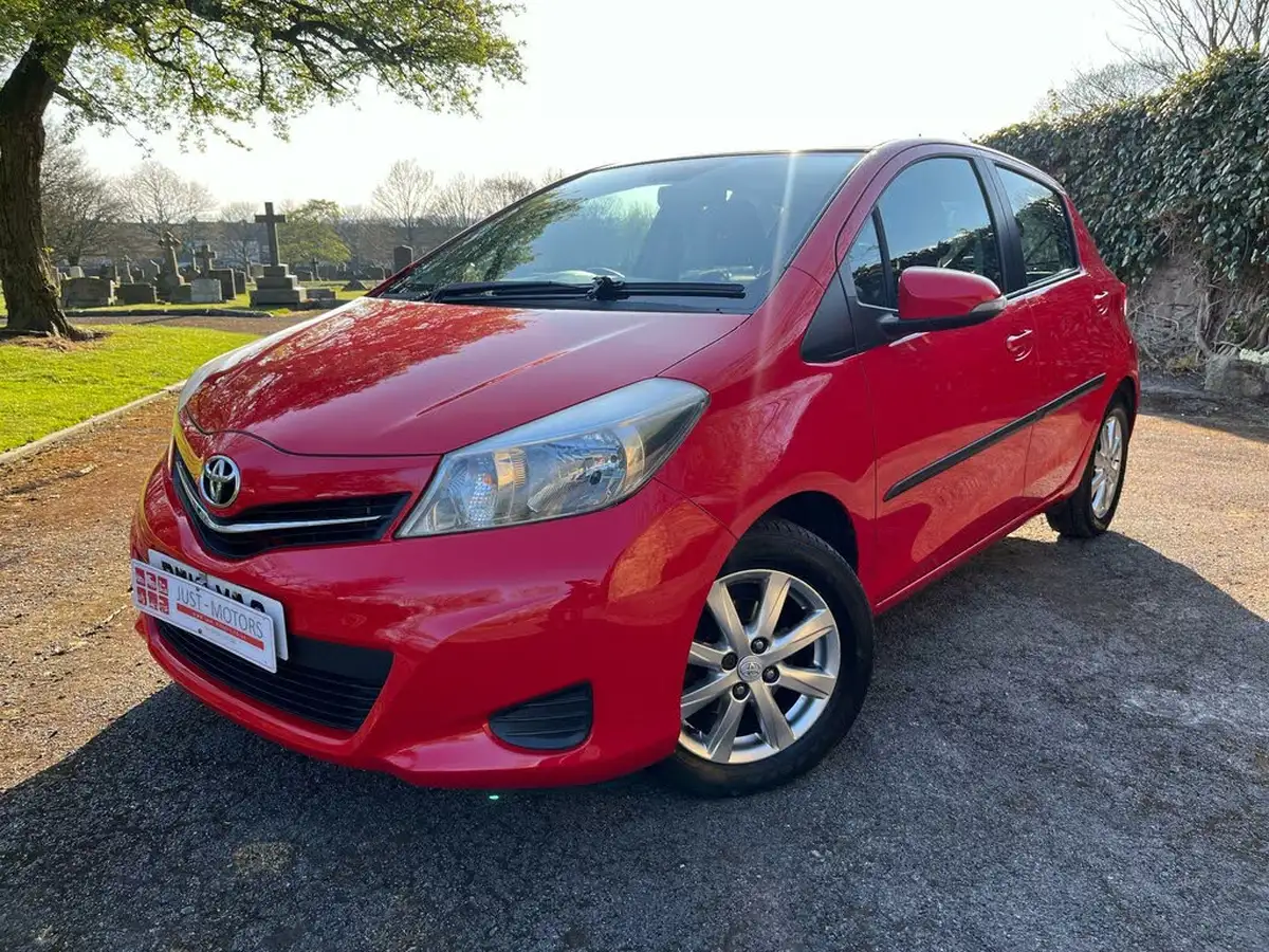 2012-toyota-yaris-10-tr-touch-go-5d-big-53