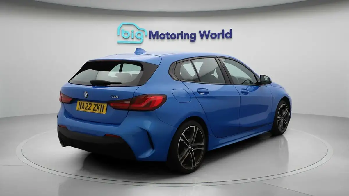 2022-bmw-1-series-15-118i-m-sport-lcp-dct-big-7