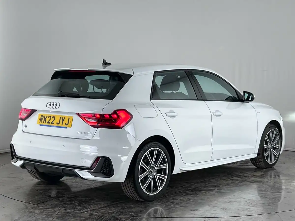 2022-audi-a1-15-35-tfsi-s-line-big-3