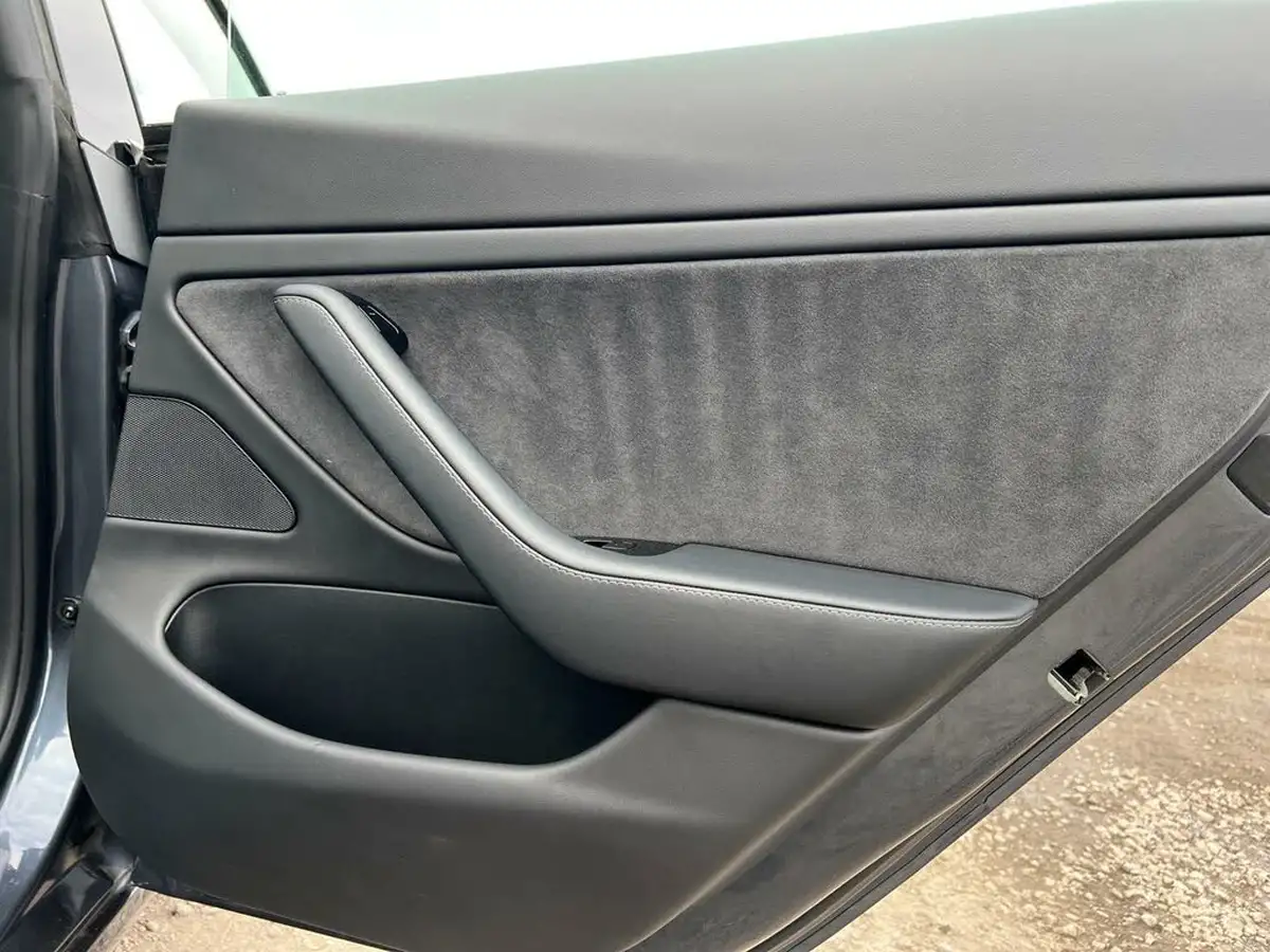 2020-tesla-model-3-e-long-range-big-19