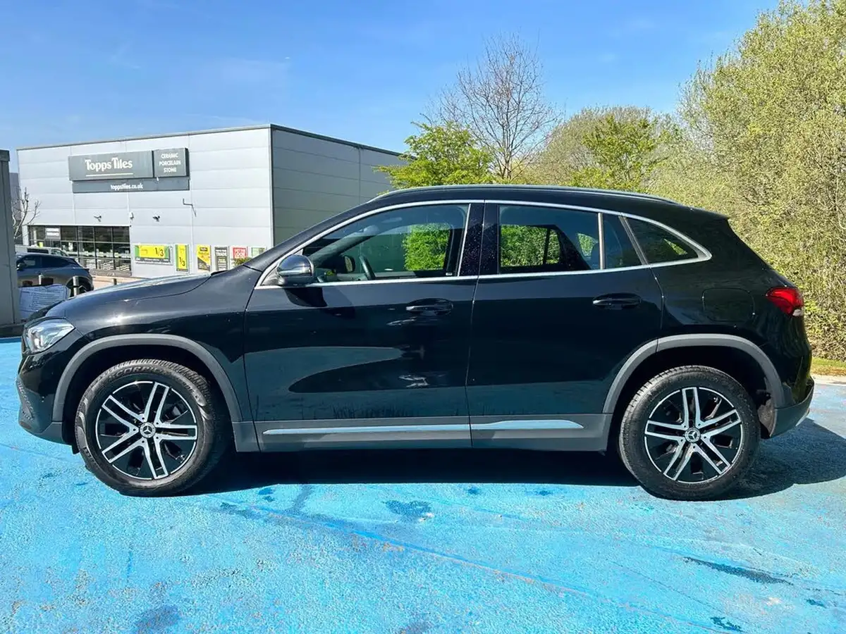 2021-mercedes-benz-gla-class-20d-gla-200d-sport-executive-big-16